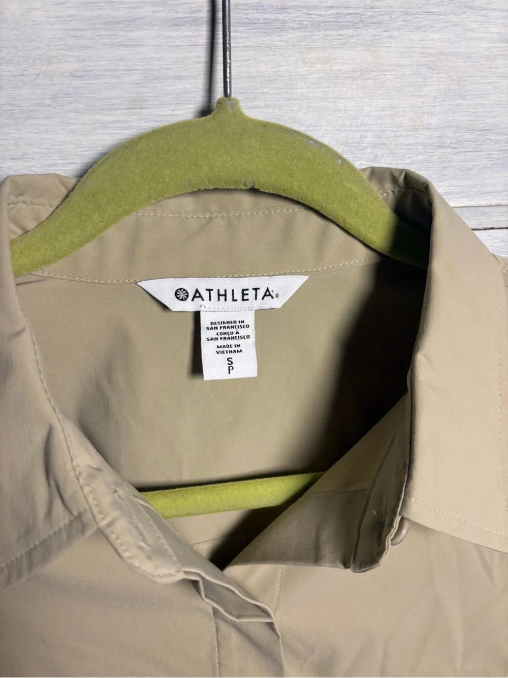 Athleta Midday Ultra Cropped Khaki Button Down Preppy Academia Everyday Boxy - Picture 8 of 9
